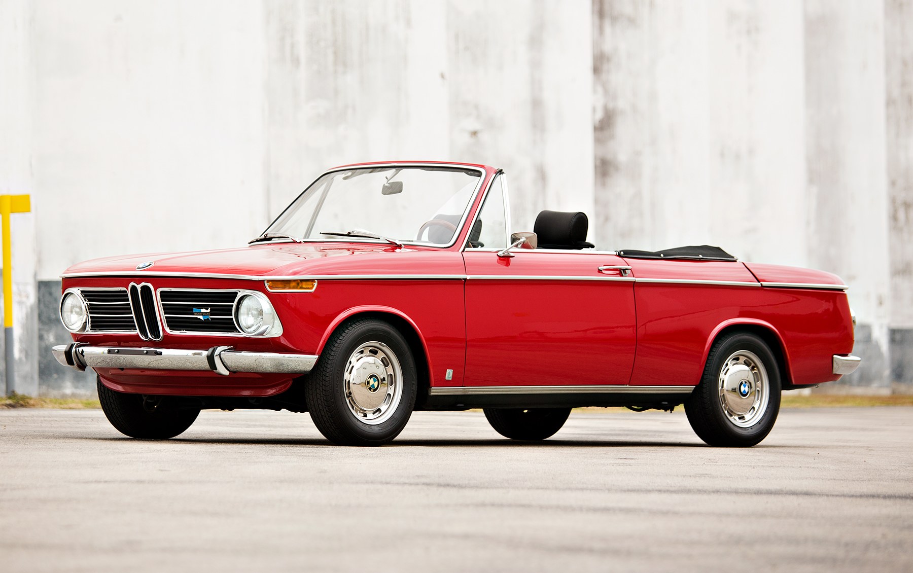 KK-Scale 1:18 BMW 2002 Cabriolet year 1971 red KKDC181103